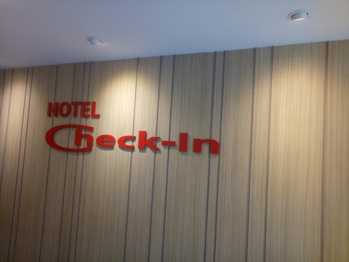 Hotel Check-In Kuala Lumpur Esterno foto